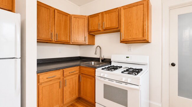 Photo - 3610 N Claremont Ave Unit # 0M3