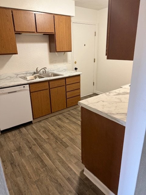 Building Photo - 610 W Main St