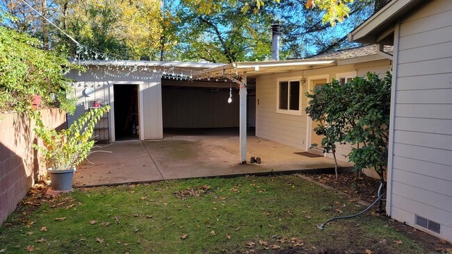 Photo - 450 Sky Oaks Dr