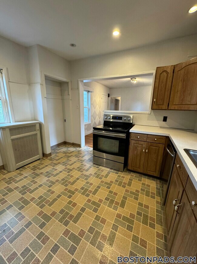 15 Curtis Ave Unit 2