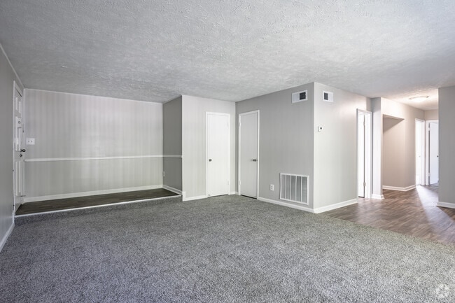 2BR, 1.5BA - 1300SF