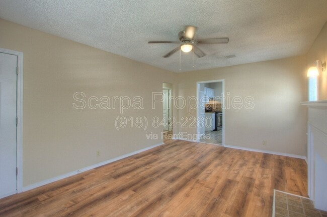 Photo - 230 E Zion St