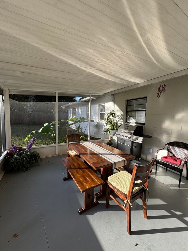 Photo - 629 NE 18th Ave