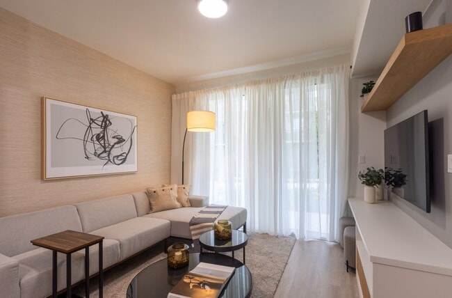 Photo - 295 NW 157th St Unidad A1