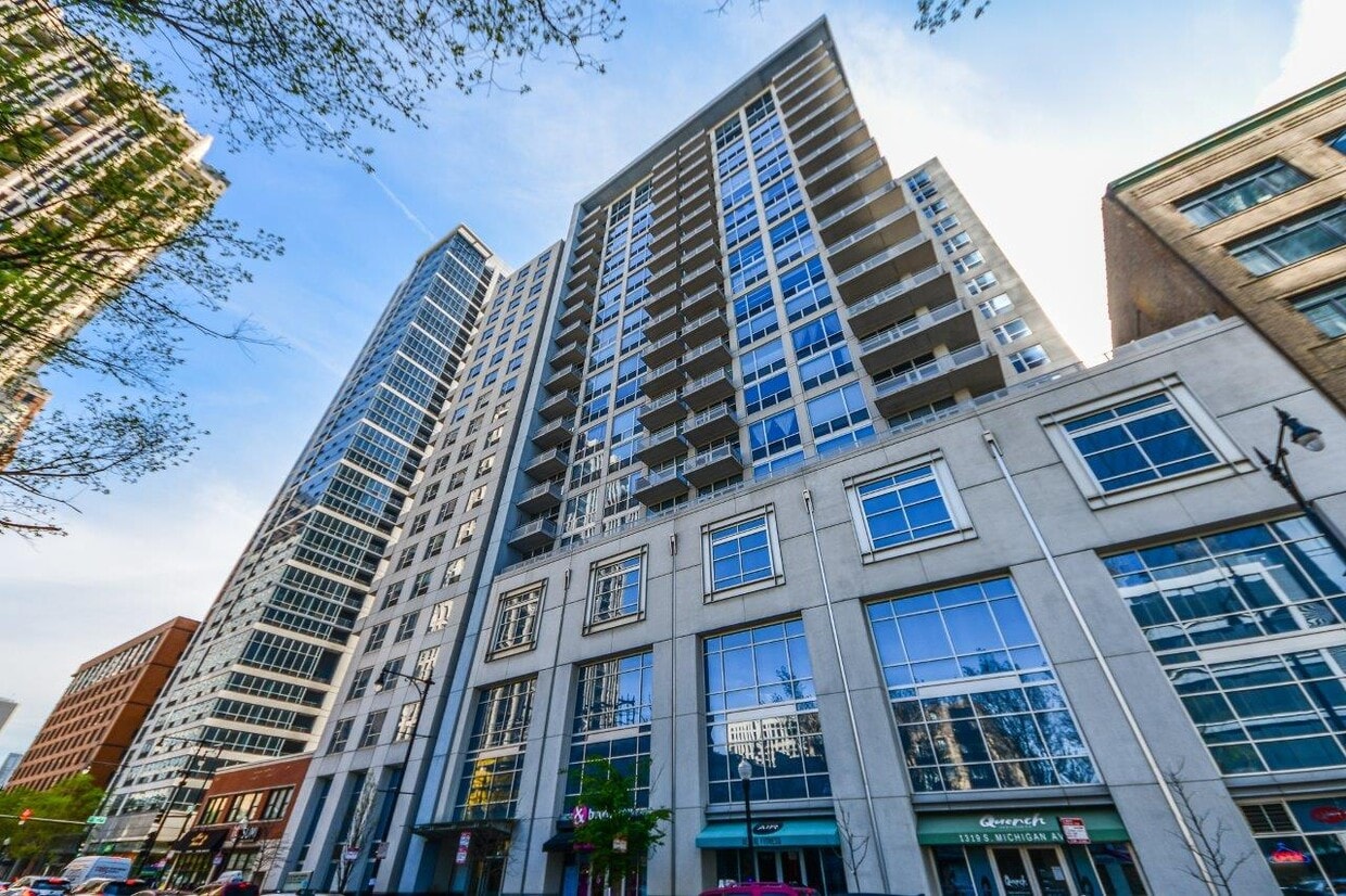 Photo - 1305 S Michigan Ave (Chicago, IL)