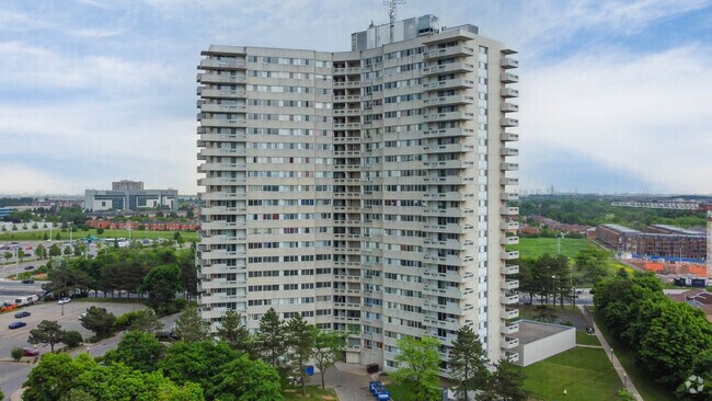 Photo - 220 Steeles Avenue West