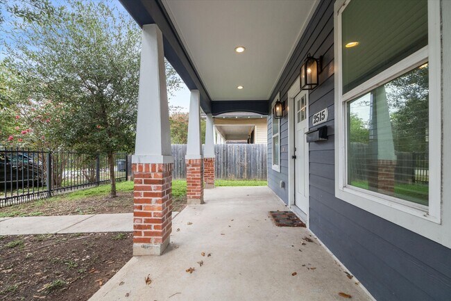 Photo - 2515 Delafield St