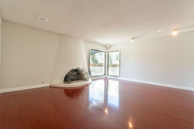 Photo - 6415 Lochmoor Dr