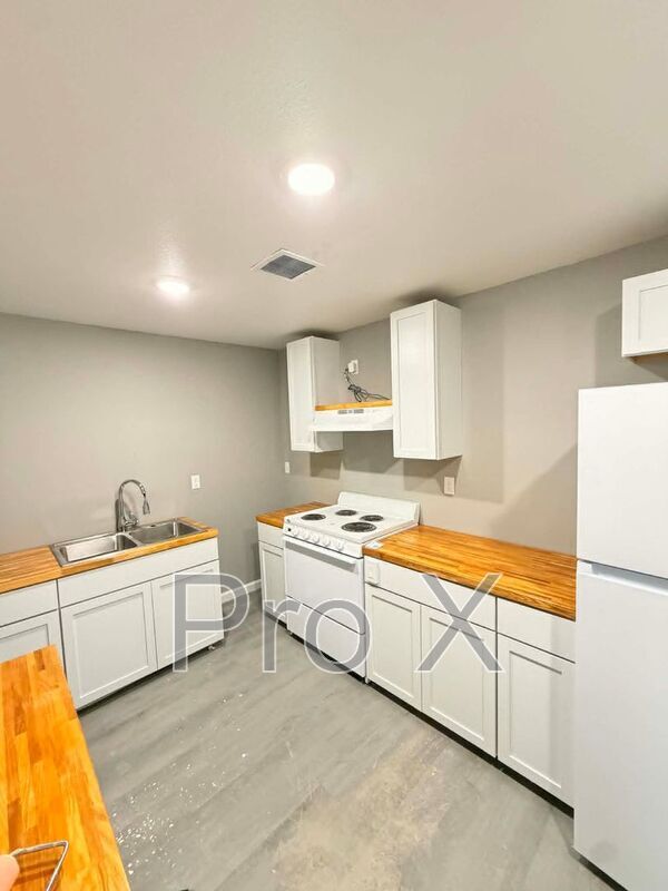 Photo - 121 S Byers Ave