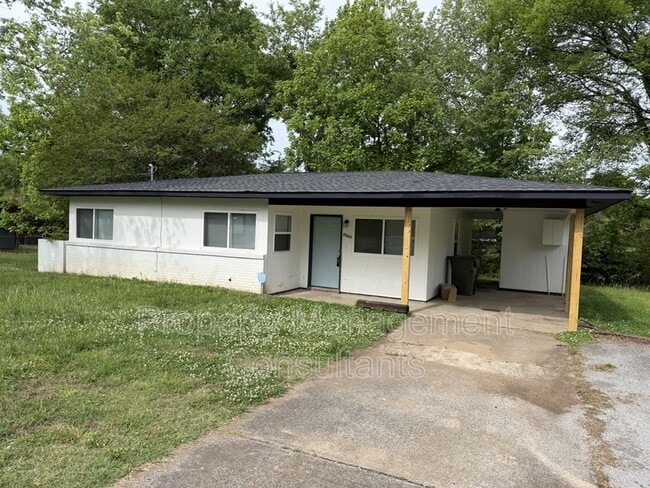 Photo - 2200 Norwood Dr NW