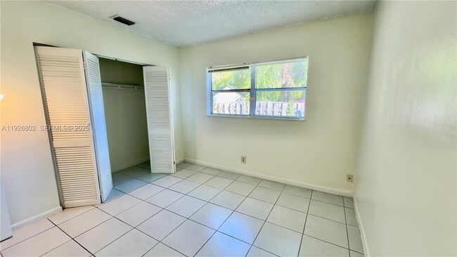 Photo - 274 SW 9th St Unit 2