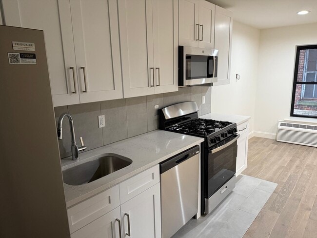 186 Market - 302 - Kitchen - 186 Market St