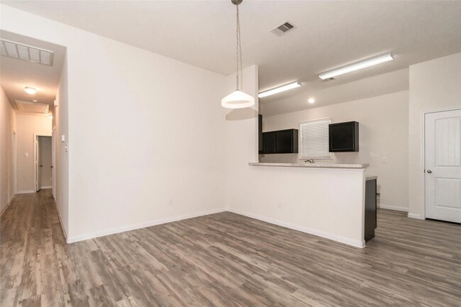 Photo - 699 Fallow Ln