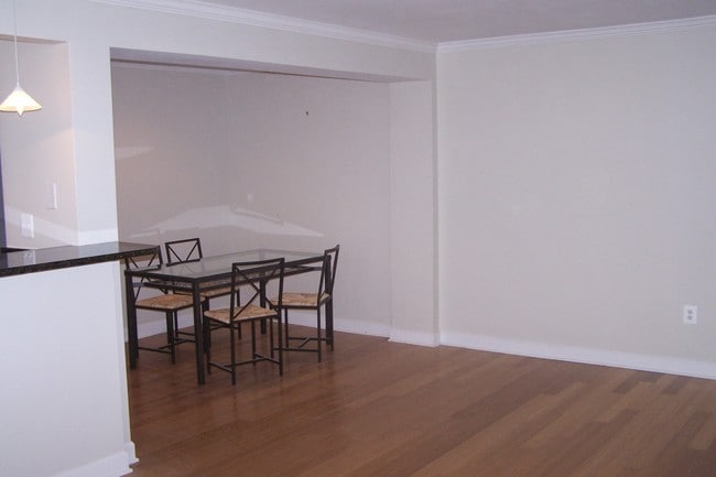 Photo - Longfellow Arms