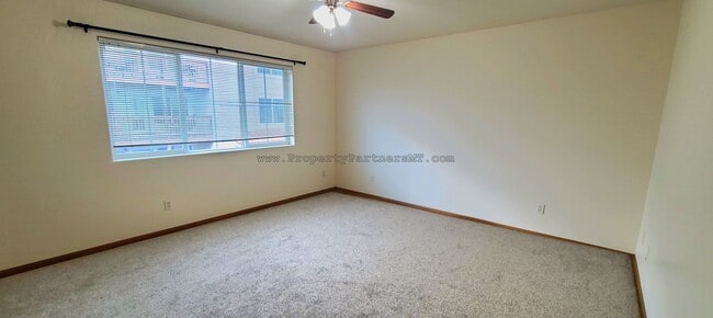 Photo - 3Bed 2Bath Apartment with Garage!