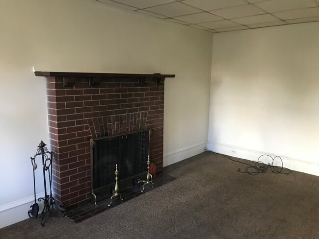 Living Room - 732 Harrison Ave Unit B