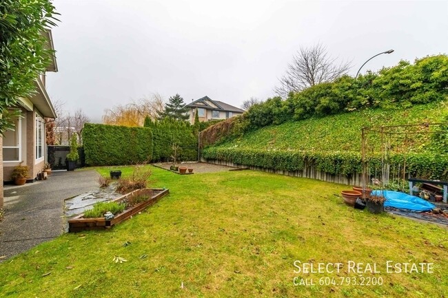 Photo - 5513 Teskey Pl