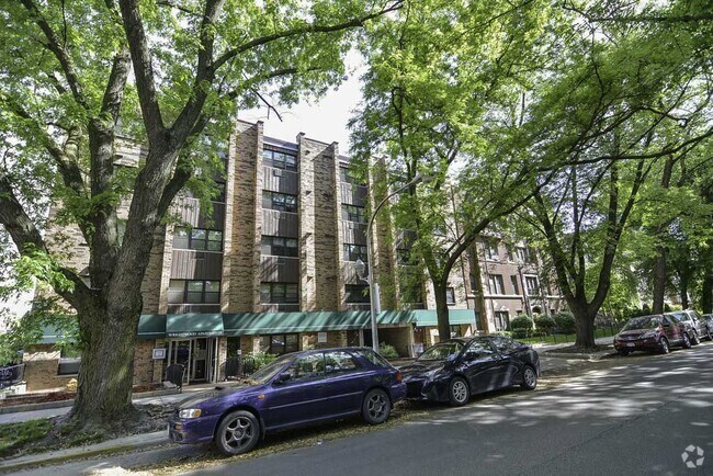 Building Photo - 663 W Wrightwood Ave Rental