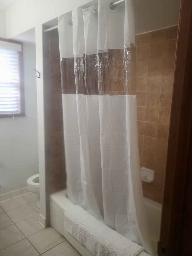 1215 E Elm St Unit 203