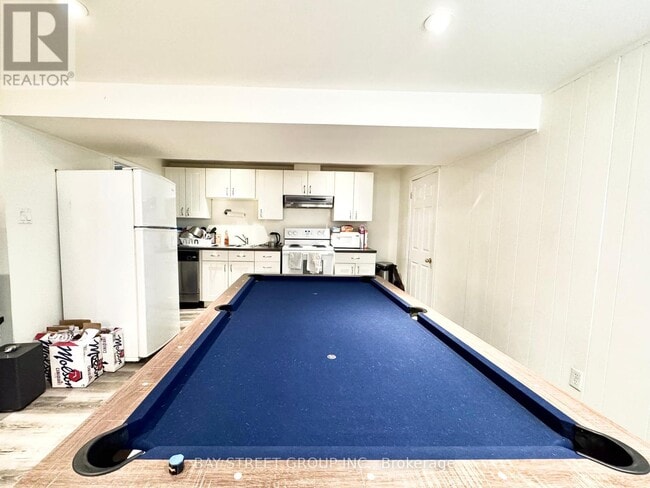 Photo - 445 Harcourt Dr