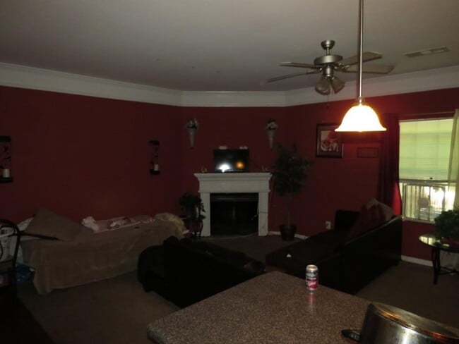 Photo - 4989 Lower Elm St