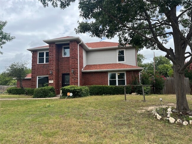 Photo - 1204 Hillside Dr