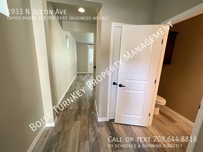 Photo - 1933 N Justin Ave