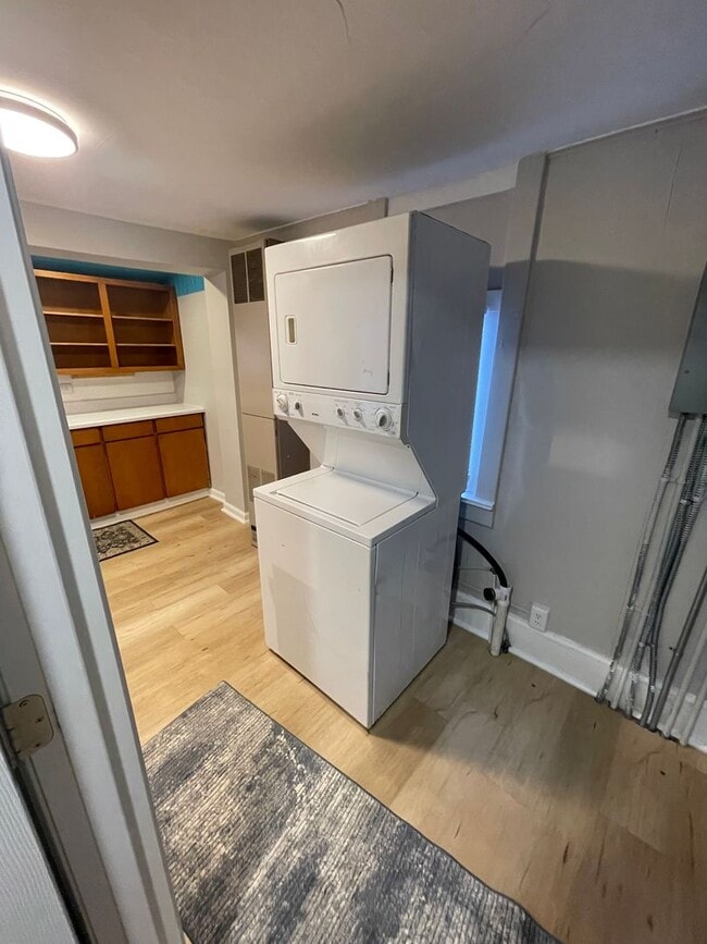 Photo - AVAILABLE NOW! - 2 Bed, 1 Bath Home In Superior!