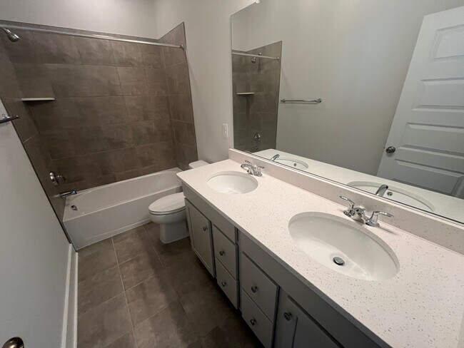 Photo - 4005 Munson Woods Walk