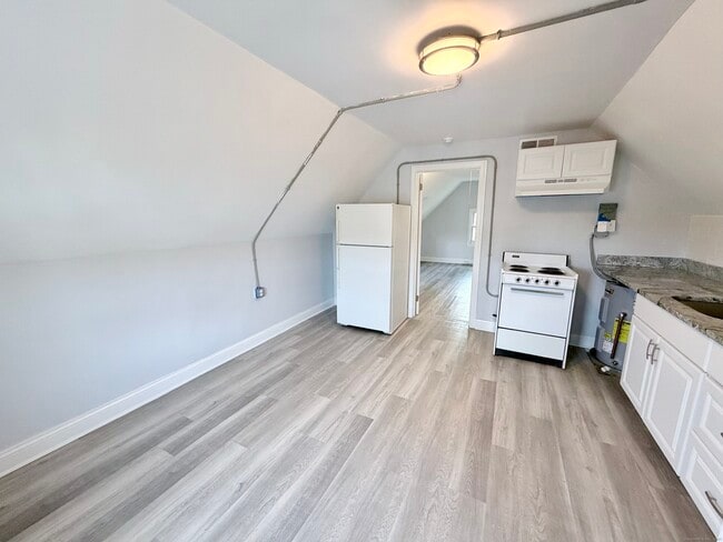 Photo - 35 Hillside Ave Unit 3