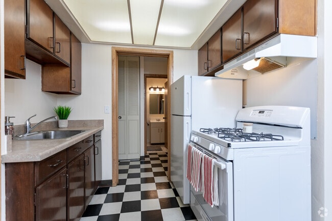 1HAB, 1BA - Carriage Court