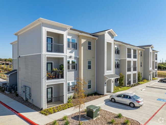 Primary Photo - Avenue Heights