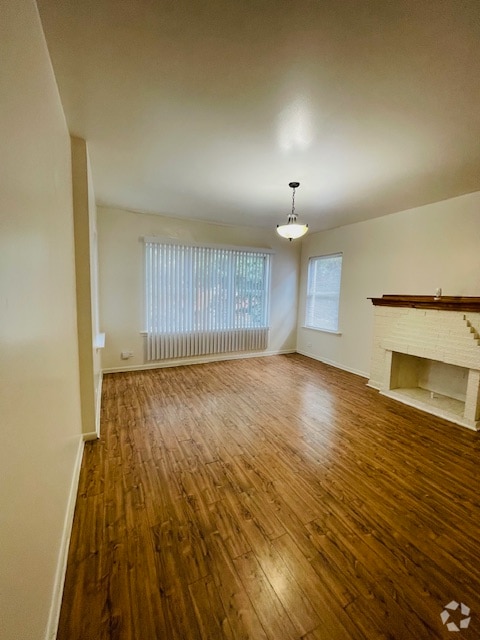 Building Photo - 1656 N Linder Ave Rental