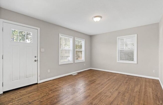 Photo - 2 bed one bath very nice house