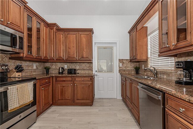 Photo - 216 SE 9th St