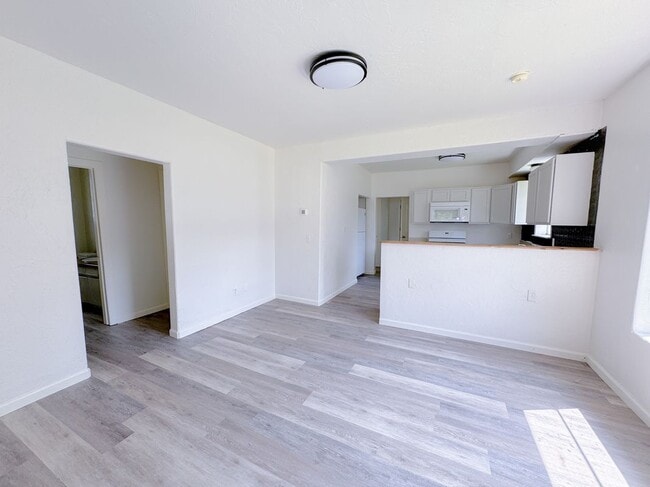 Photo - 308 W Seminole Ave