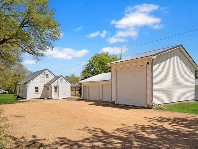 641 Summit Ave