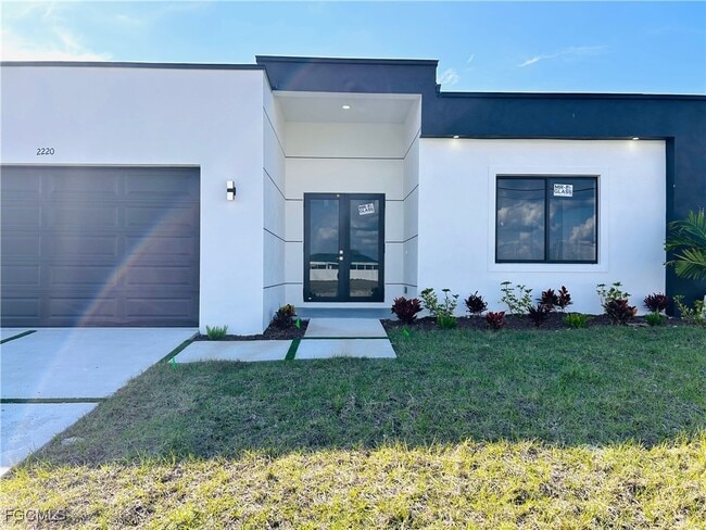 Building Photo - 2220 NW 1st Pl Rental