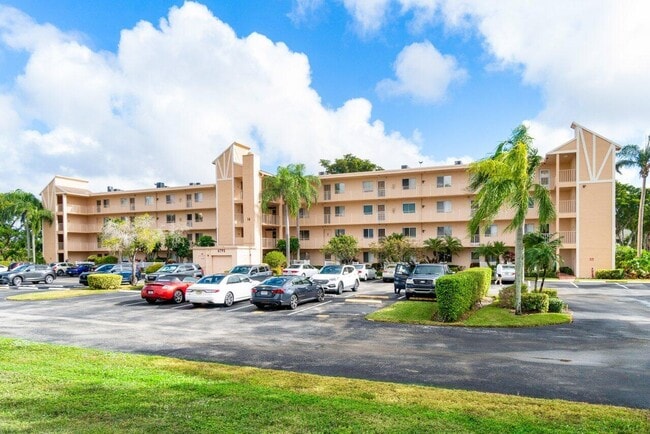 Photo - 6795 Huntington Ln Unidad 205