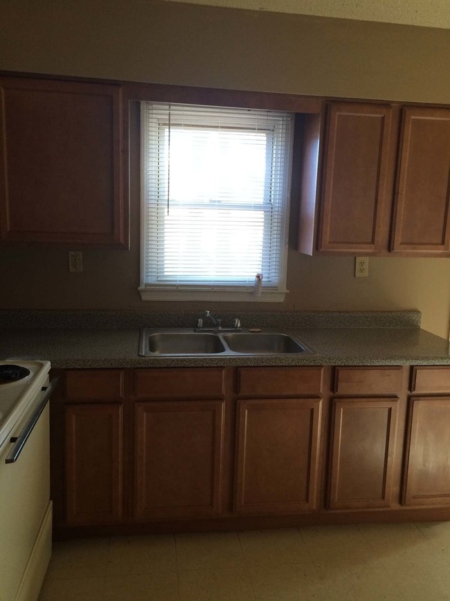 Photo - Connecticut Village Apartments