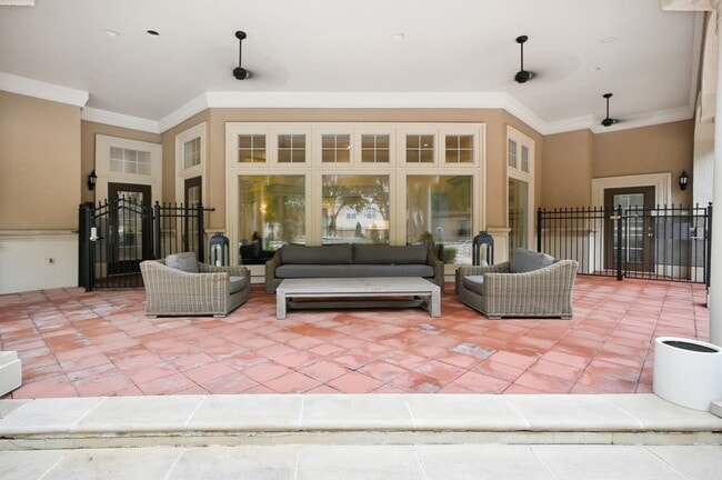 St Moritz Apartments in Dallas, Texas - St Moritz