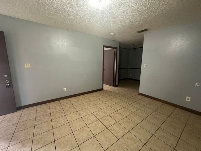 Photo - 106 Limoges St Unit B