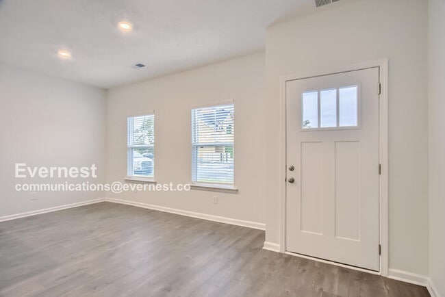 Photo - 307 Raines Ct