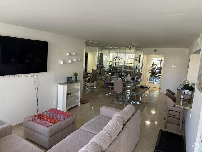 Building Photo - 400 Leslie Dr Unit 404 Rental