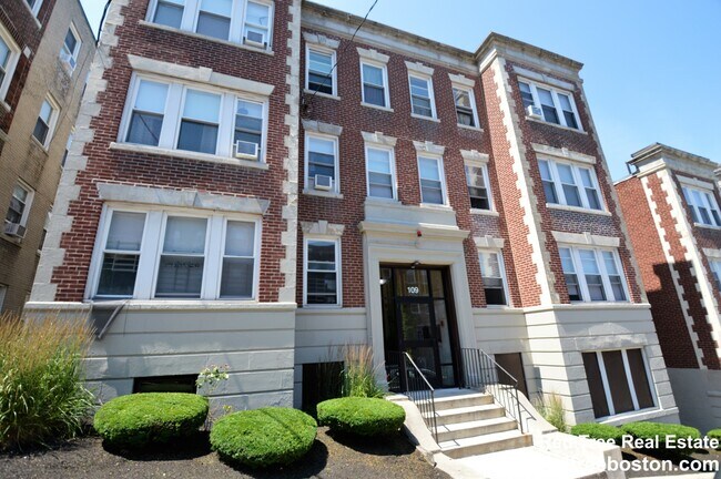 109 Brainerd Rd Unit 3
