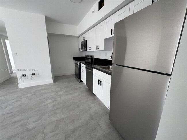 Photo - 147 NW 59th St Unidad 303