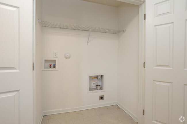1BR, 1BA - 680SF - Laundry