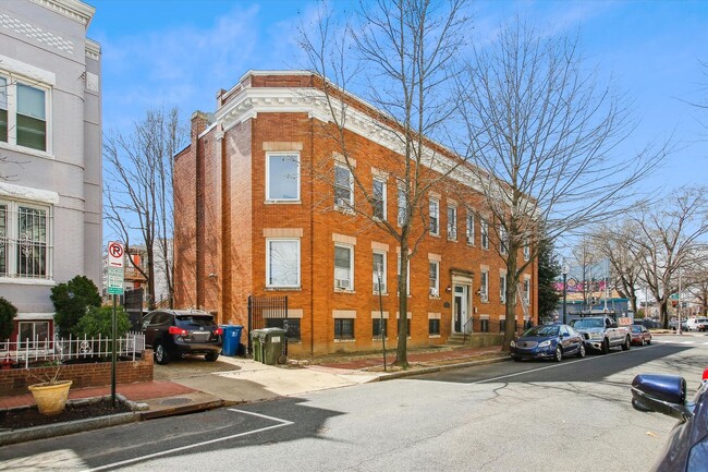 Building Photo - 150 Seaton Pl NW Unit #4 Rental