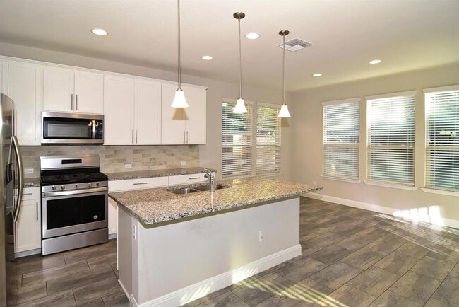 Photo - 1050 Kenney Fort Crossing