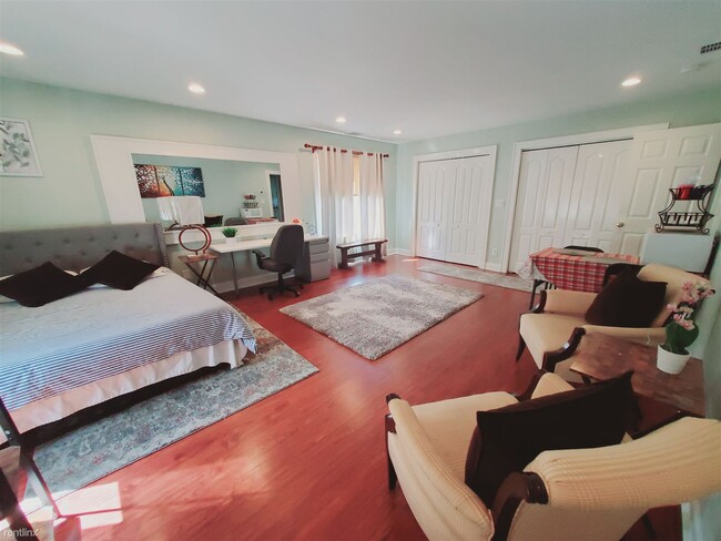 Studio, 1 bath Condo - 55 Waterbury Ave Un... - Studio, 1 bath Condo - 55 Waterbury Ave Un... Unidad 2